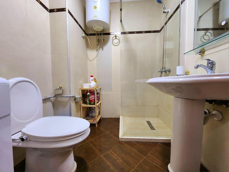 One Bd Flat Near Center With 24H Self Check In Apartment Tiranë Luaran gambar
