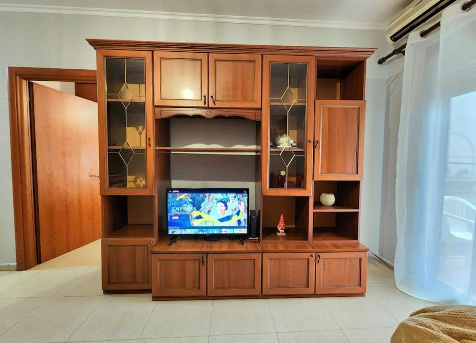 One Bd Flat Near Center With 24H Self Check In Apartment Tiranë Luaran gambar