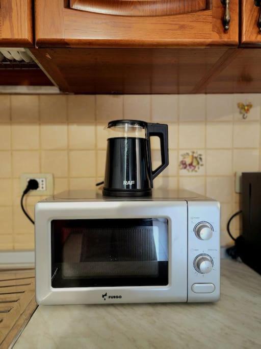 One Bd Flat Near Center With 24H Self Check In Apartment Tiranë Luaran gambar