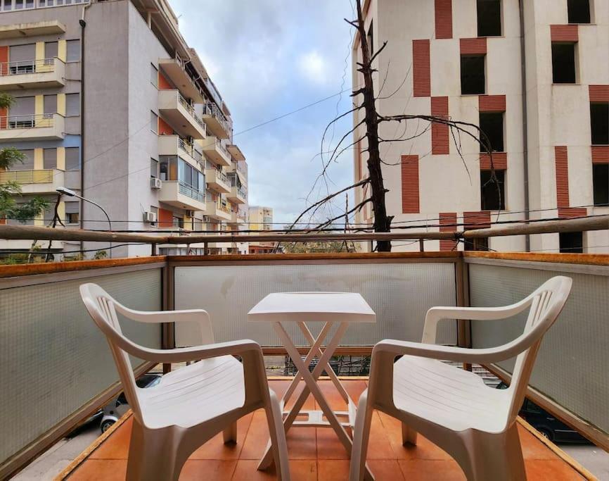 One Bd Flat Near Center With 24H Self Check In Apartment Tiranë Luaran gambar